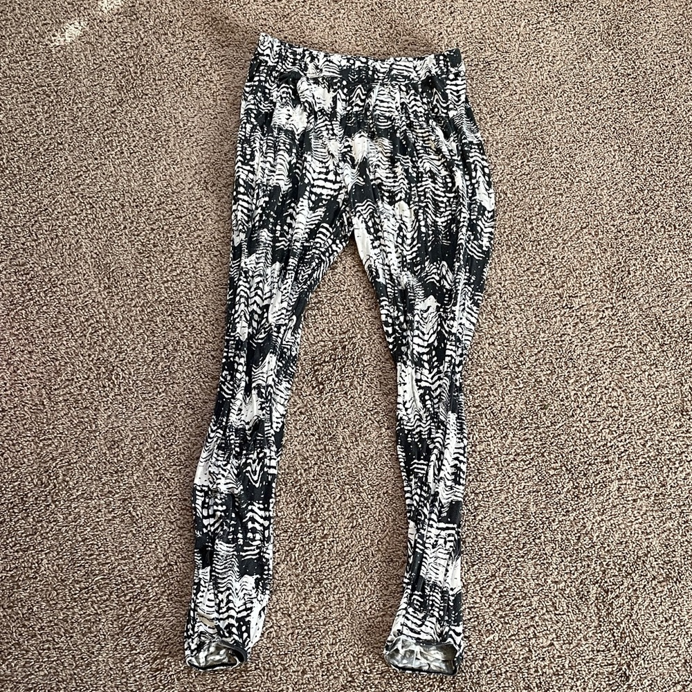 RVCA Sunday collection light tshirt pants